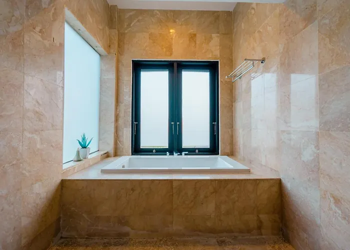 Villa Solaris Private Club *